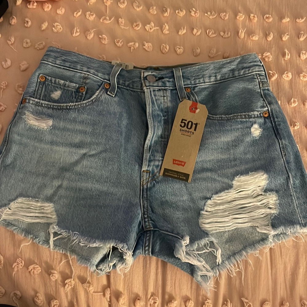 NWT womens levis 502 high rise short size 28